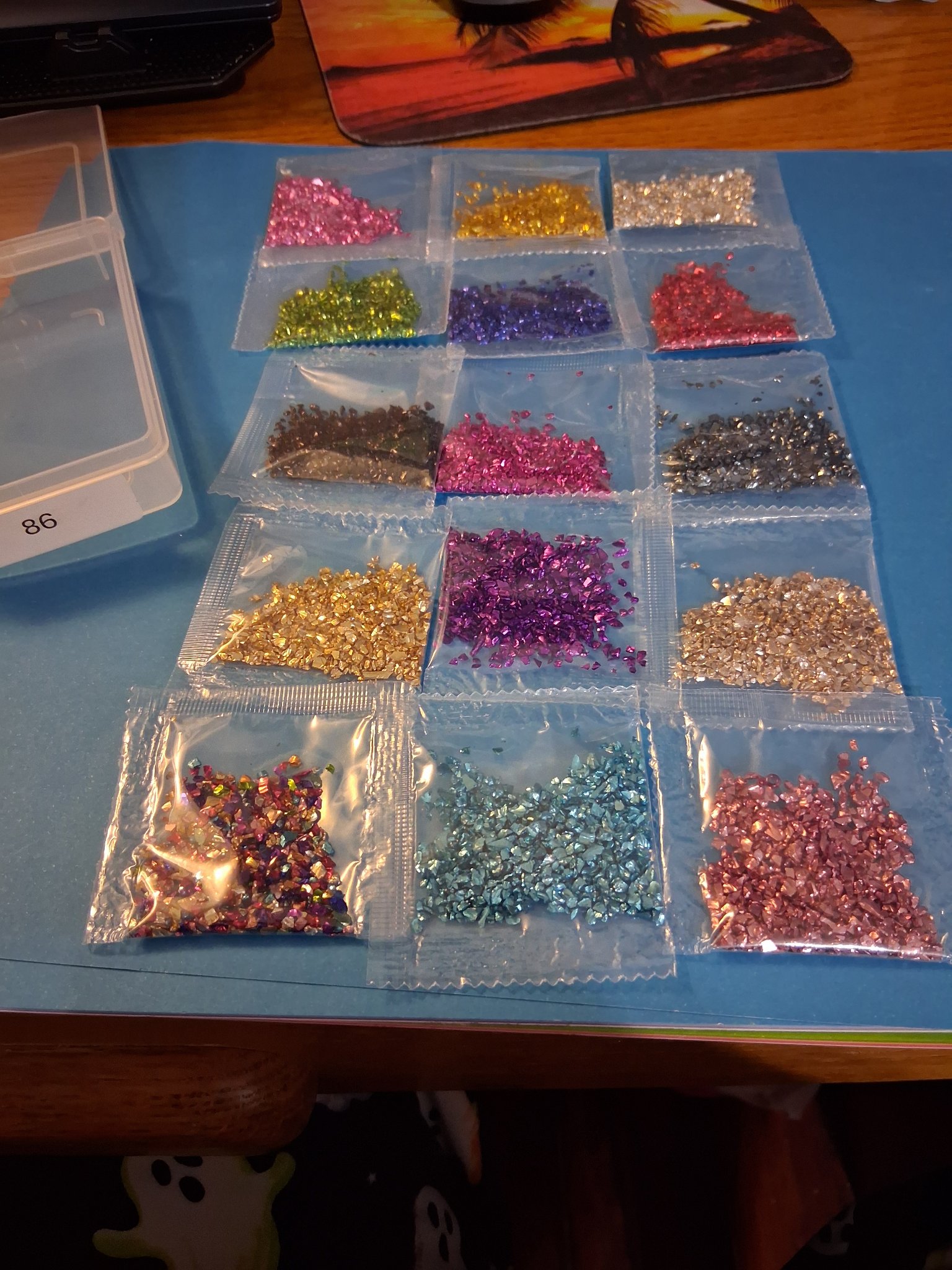 Addon — 86 Crushed Glass Chips (12 Colors)